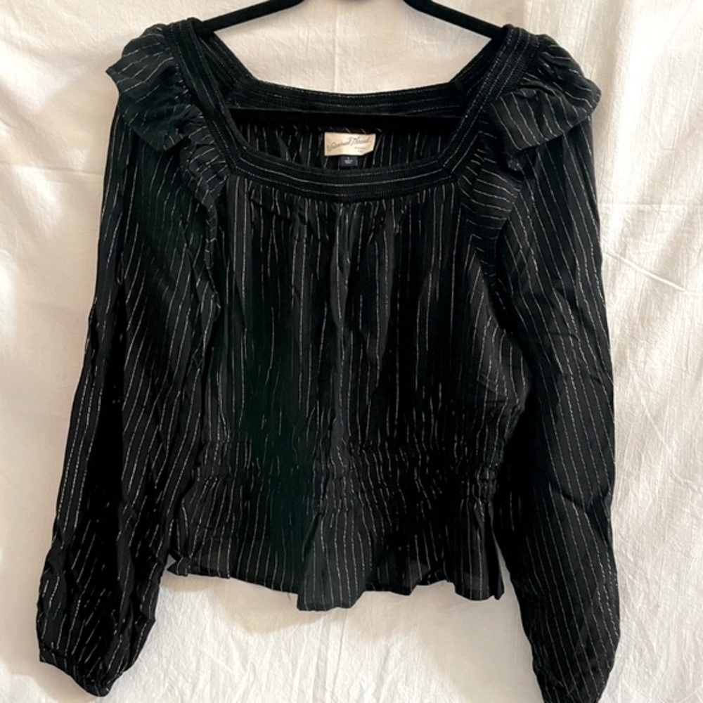 EUC Universal Threads Square Neck Long Sleeve Shirt